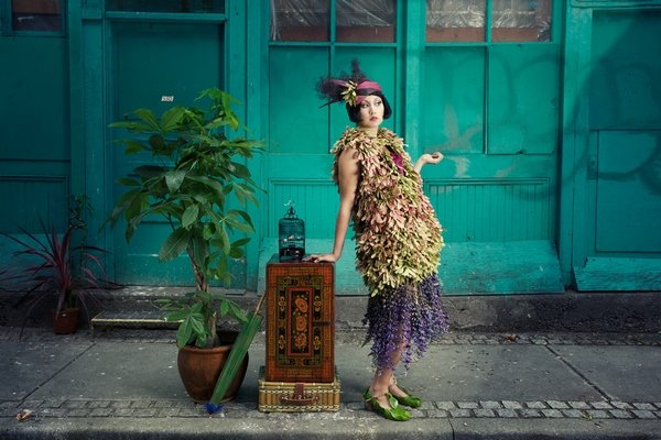 Платье из сухоцветов от Николь Декстрас в стиле «ревущих двадцатых»