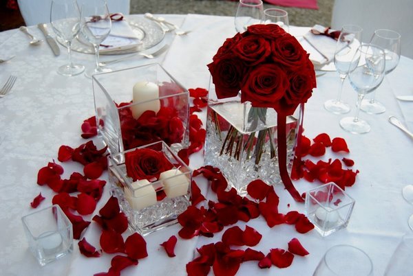 Оформление свадебного зала живыми цветами
